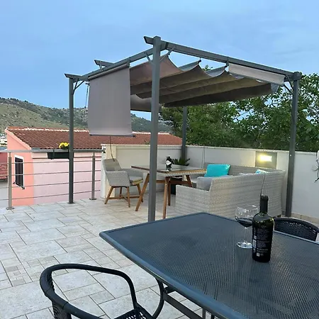 Bajka * Rogoznica (Sibenik-Knin)