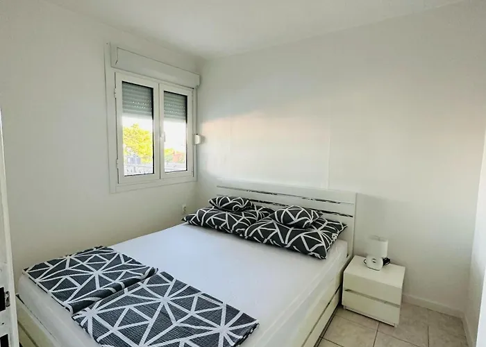 Bajka * Rogoznica (Sibenik-Knin)