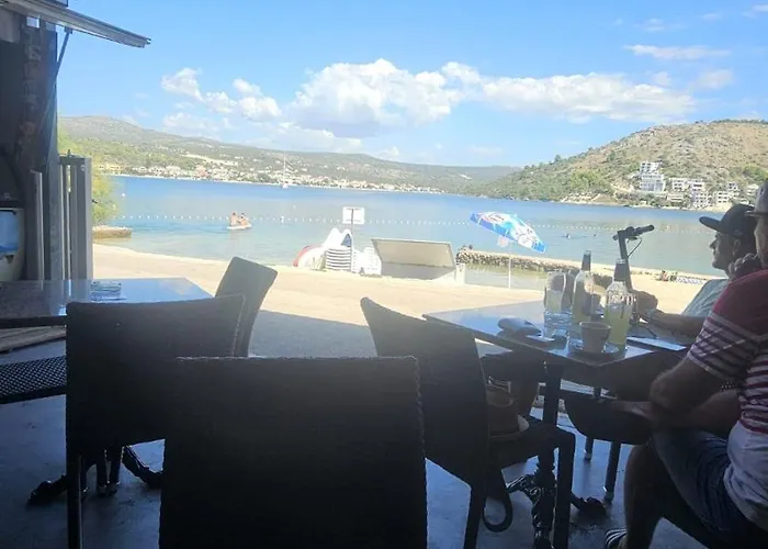 Bajka * Rogoznica (Sibenik-Knin)